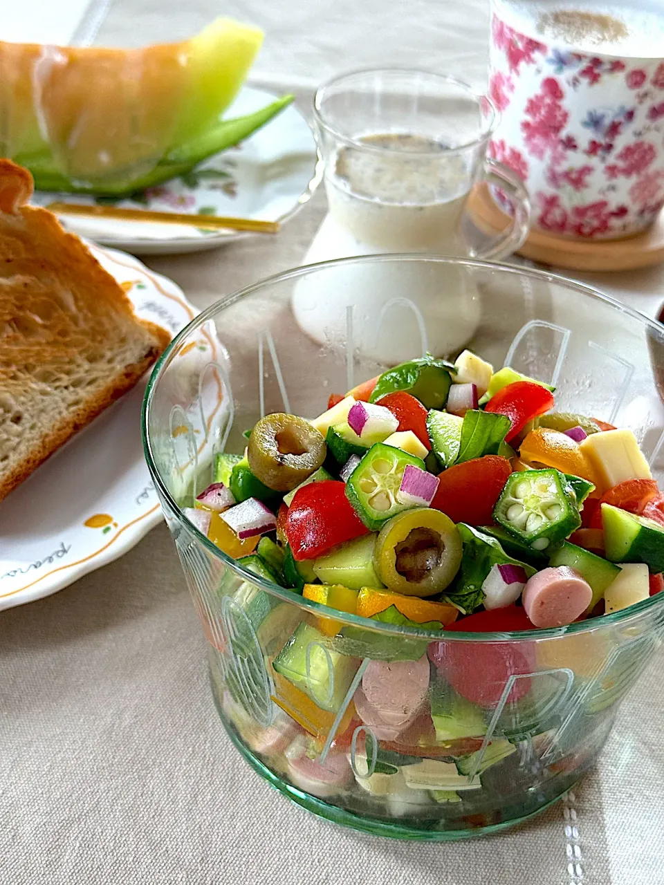 チョップドサラダの朝食🥗|サミカさん