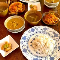 晩ごはん♯イエローカレー♯タイカレー♯自家製らっきょう|小松菜さん