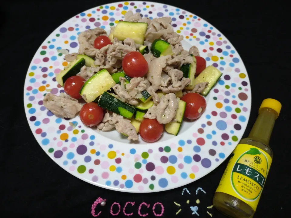 豚肉とズッキーニの香味ソテー✨|cocco+さん