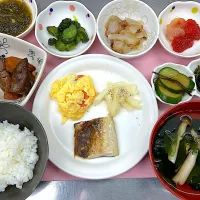 朝ごはんです| じゅにぱあべりぃ🍎さん
