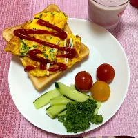 たまご焼き乗せトースト|akkoさん