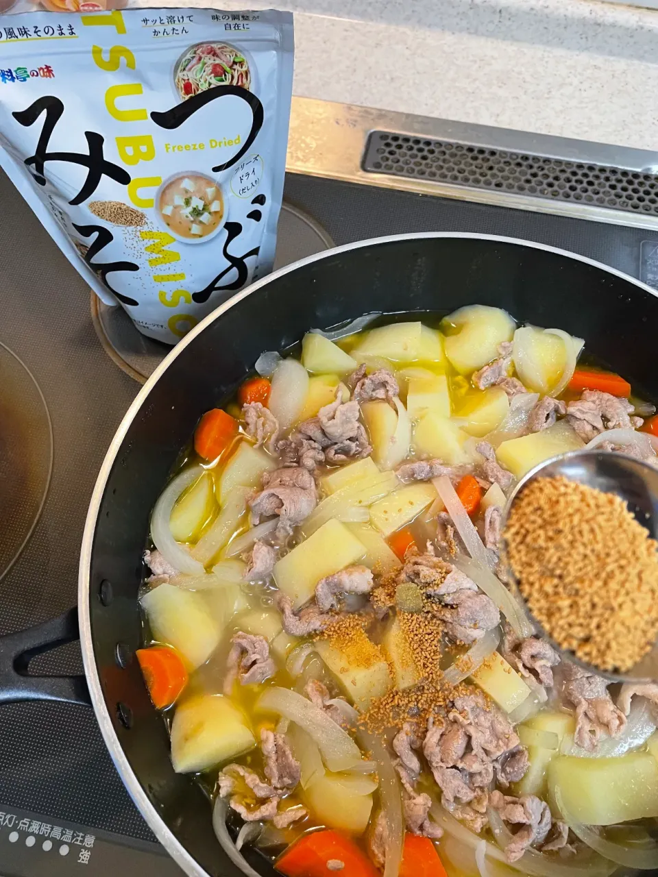 つぶみそで作る味噌バター豚肉じゃが|あきたまさん