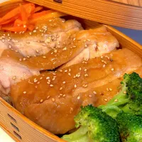 鶏の照り焼き弁当🍱|みーしゃさん