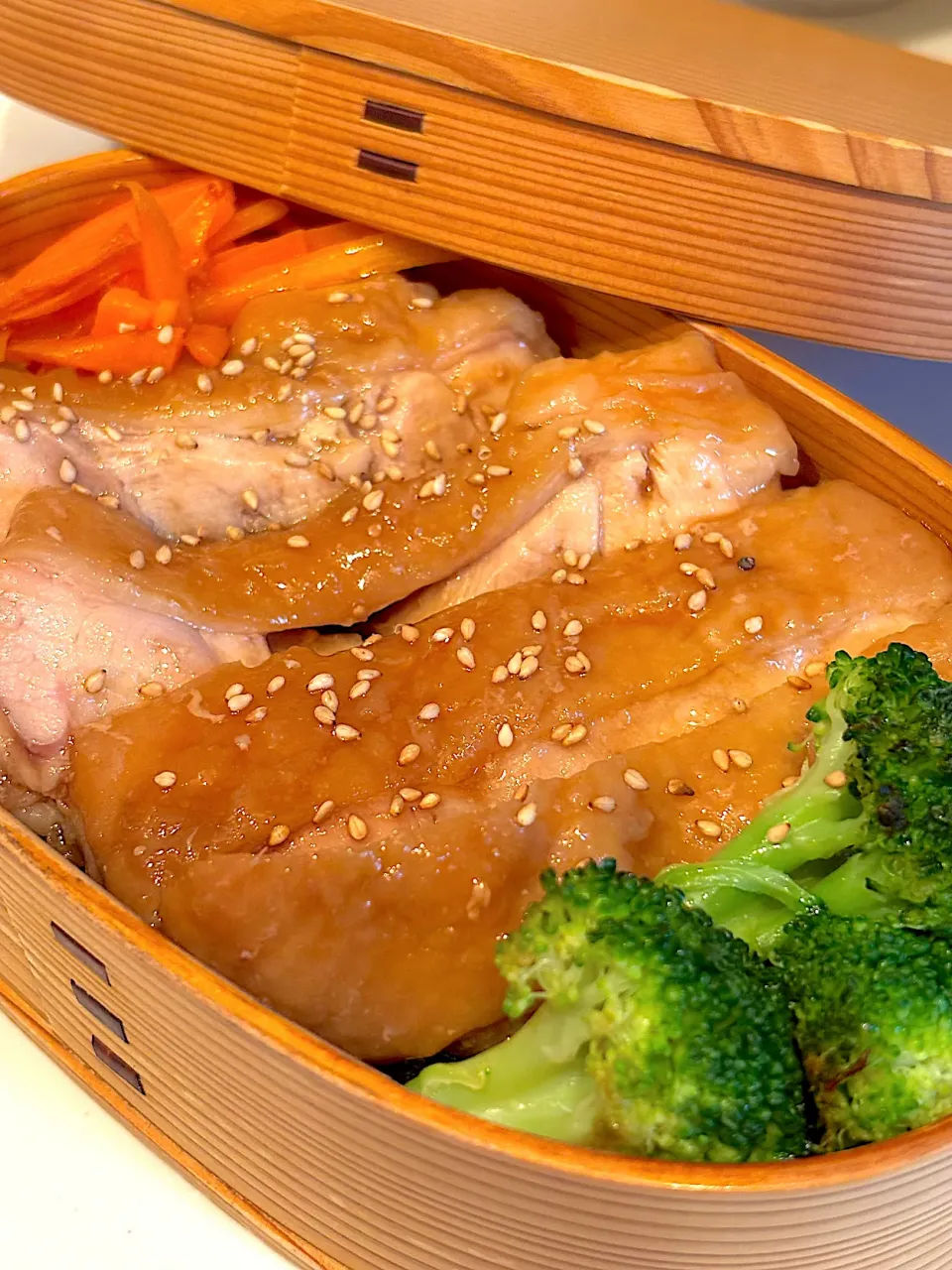 鶏の照り焼き弁当🍱|みーしゃさん