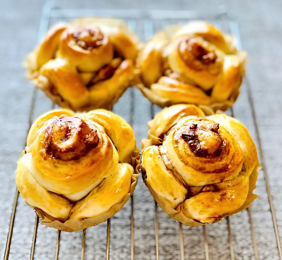 cocco+さんの料理 くるみとチーズのお花型パン✨|M⭐︎さん