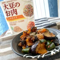大豆のお肉を使って☺️夏野菜の炒め物|ららさん