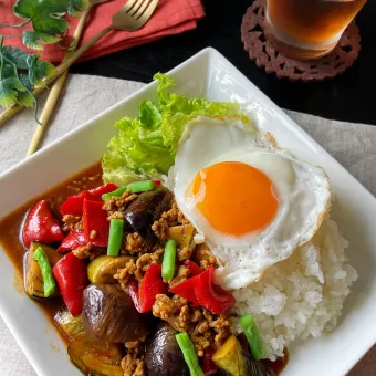 Snapdishの人気料理写真:スイーツポテトさんの料理 カレー麻婆なす