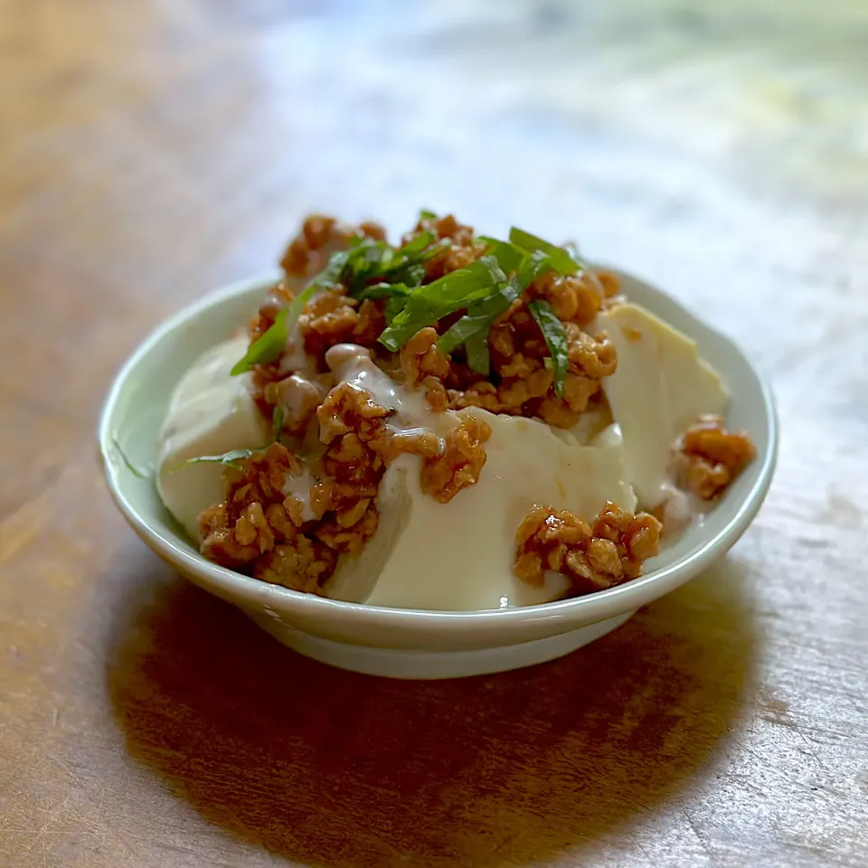 混ぜてかけるだけ「いざ飯」デミグラス風そぼろの冷奴|くまちゃんさん