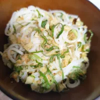 m.rafuさんの料理 のりしおポテトチップスとカットネギ、つぶみそ混ぜたものと乾麺ひやむぎ茹でて|m.rafuさん