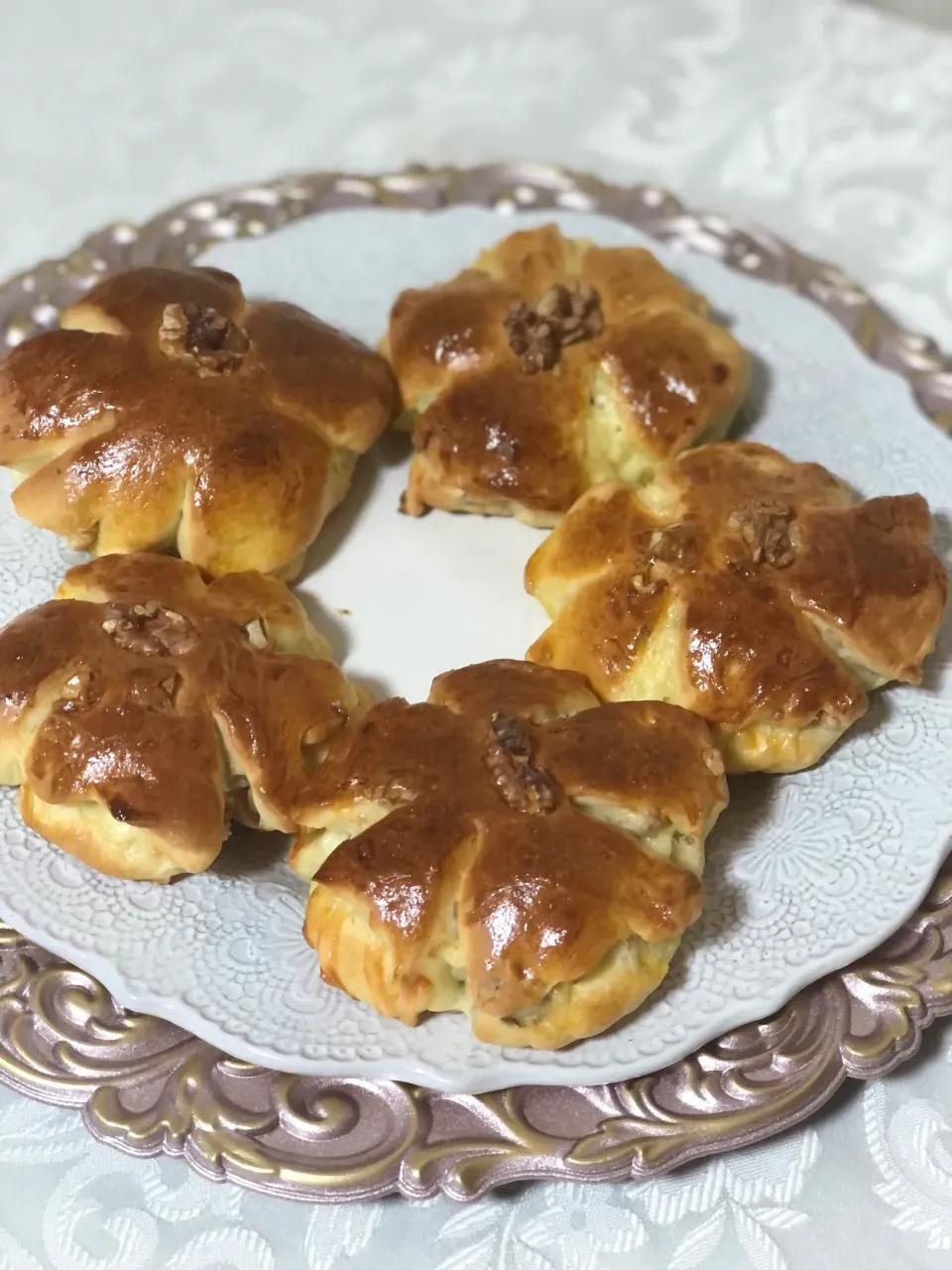 クルミチーズパン焼きました。|のりこカルチャーサロンさん