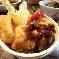 ヒレカツとイカフライのお弁当(*^^*)|しーPaPaさん