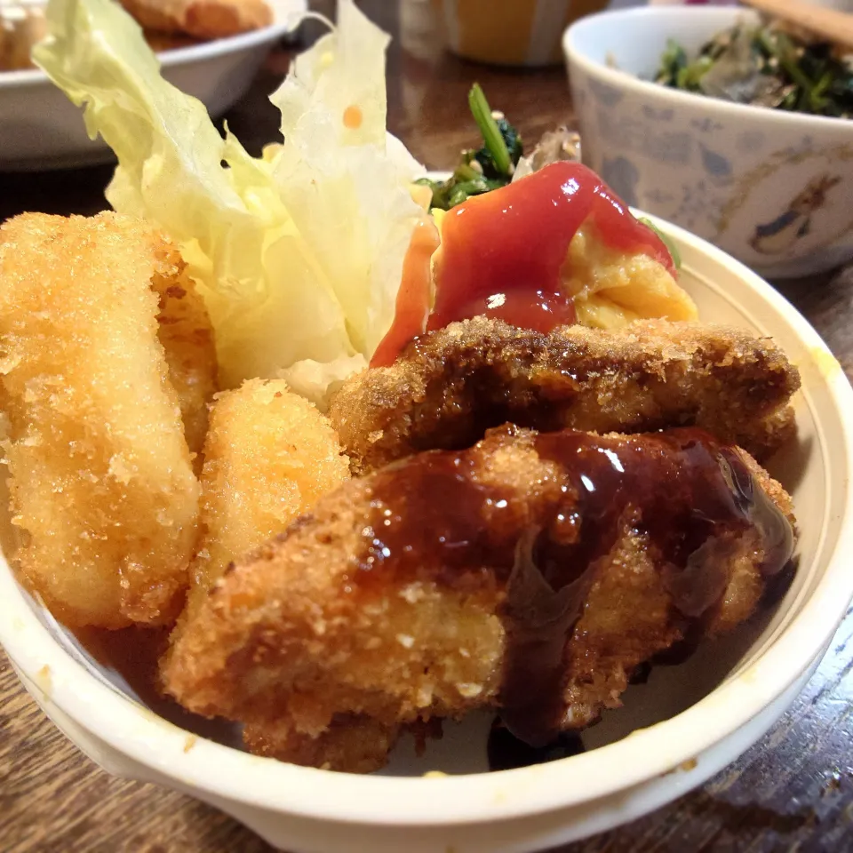 ヒレカツとイカフライのお弁当(*^^*)|しーPaPaさん