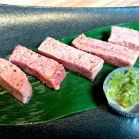 7月10日・［今日はお肉の日🍖］・③厚切りタン😋✨（これは初めて注文！名前はもっと長かったけど🤔これで5,000円はちょっと高い😅多分熟成タン❣️笑）|山勝さん