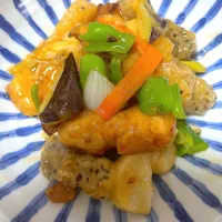 カジキの唐揚げと揚げかき餅のポン酢餡かけ|もーやんさん
