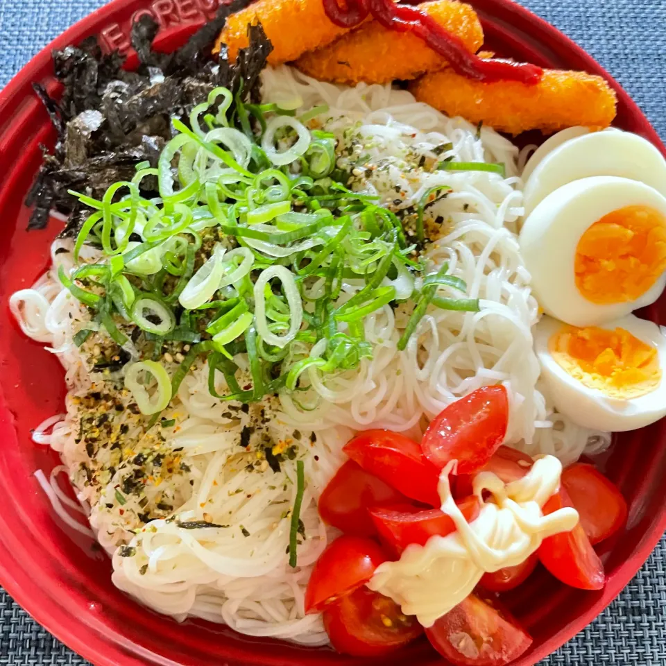 色々乗っけてぶっ掛けそうめん|kazzz3さん