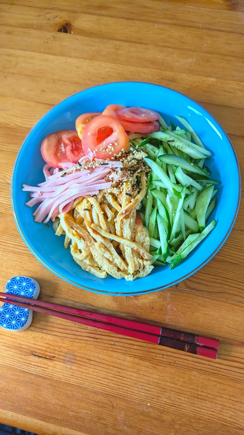 夏はやっぱり冷やし中華🍜🎐|まゆめろさん