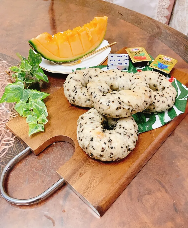 もっちり黒胡麻ベーグル🥯|ショコラさん