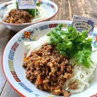 担仔素麺