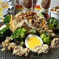 大豆のお肉とつぶみそでグラノーラサラダ🥗✨|いっちゃんさん