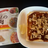 大豆のお肉のミートソーストースト|そらまめさん