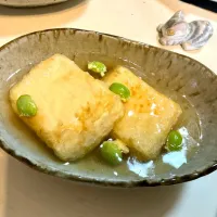 枝豆を散らしたあんかけ揚げ出し豆腐