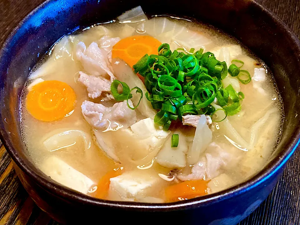 ＂つぶみそ＂と有り合わせ具材の                             「手抜き豚汁」 で豚汁定食ランチ|mottoさん