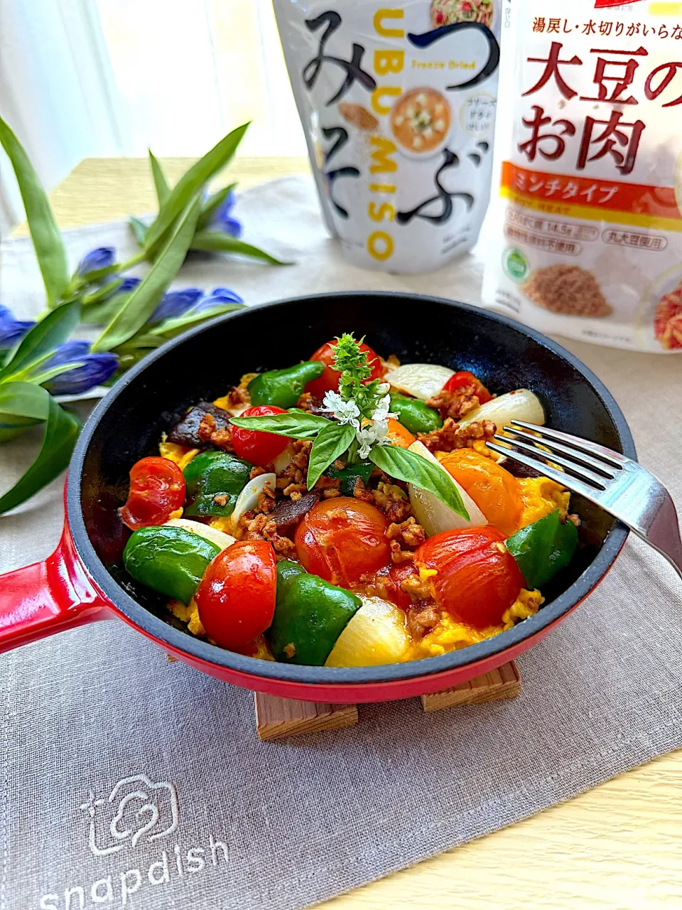 みそ味の大豆のお肉入りオープンオムレツ|サミカさん