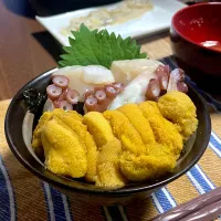お夕飯　ウニホタテタコ丼　ウニは今が旬、塩水ウニを購入