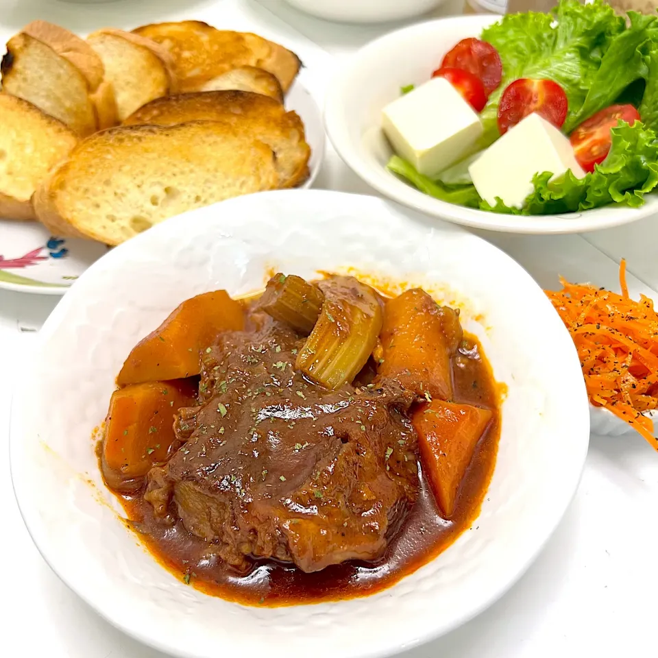 牛すね肉の赤ワイン煮込み|たーたさん