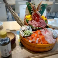 豪華海鮮丼