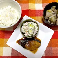 ブリ照り焼き、ポテトサラダ、白菜としめじ煮物|jackybeanさん