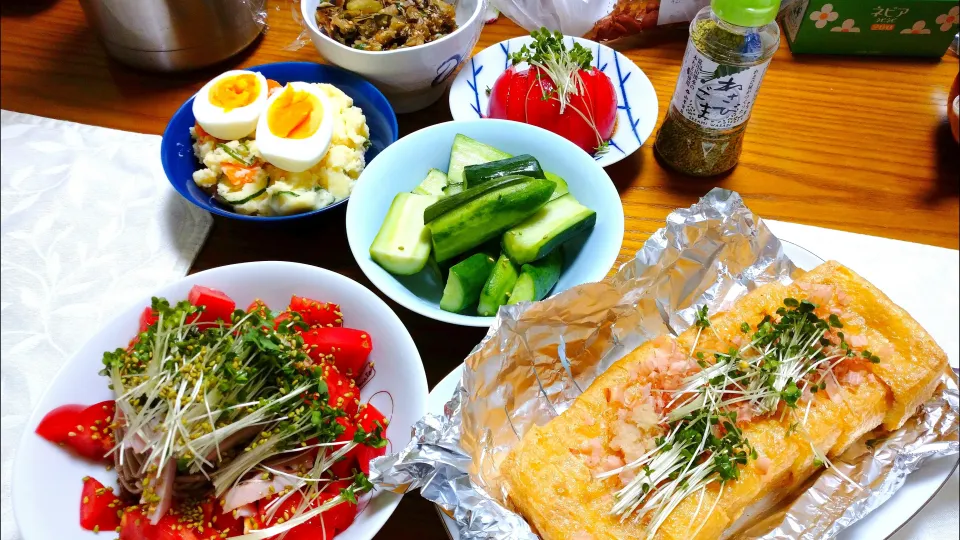 7/12の夕食
野菜のおかずいろいろで乾杯🍻|卯月さん