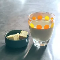 チーズとアイスカフェオレ|りょうりょうさん