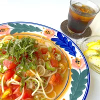 トマト冷製パスタとズッキーニとディルのサラダ|ひろちゃんさん