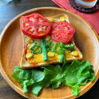 みったんさんの料理 こずりんちゃんのお花畑なピザトースト