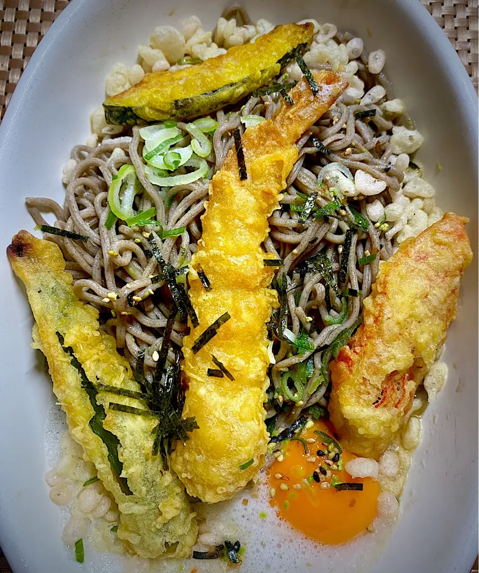 天ぷら冷やし蕎麦|すくらんぶるえっぐさん