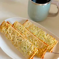 お昼はコストコの冷凍ピザ。|ゆーこ。さん