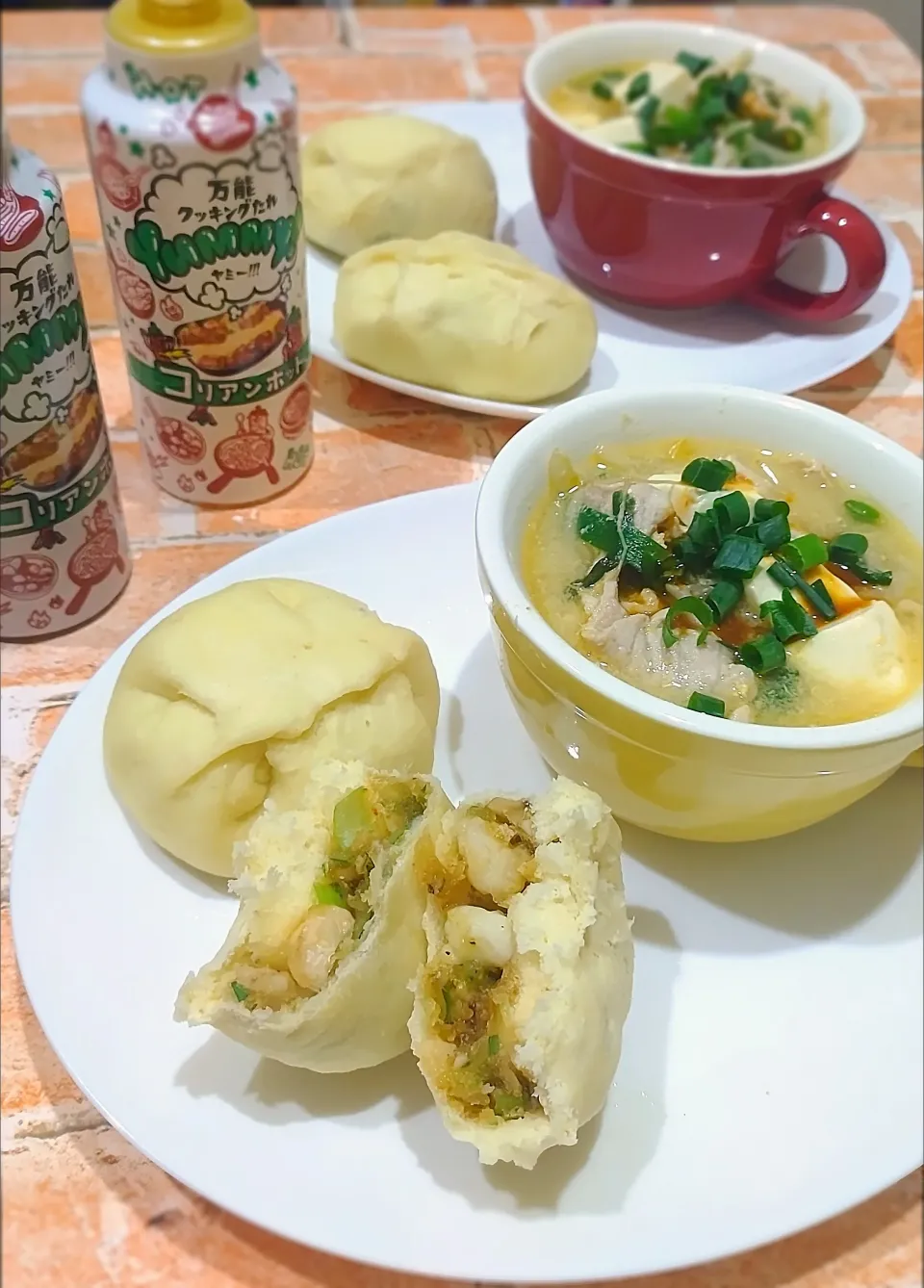 コリアンホットで海鮮まんとユッケジャンスープ|みったんさん
