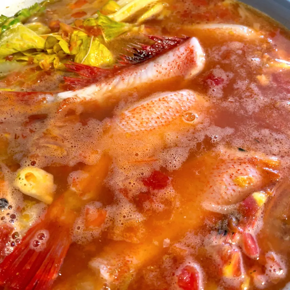 イタリア風魚介スープ(煮込み中)|pranzoさん