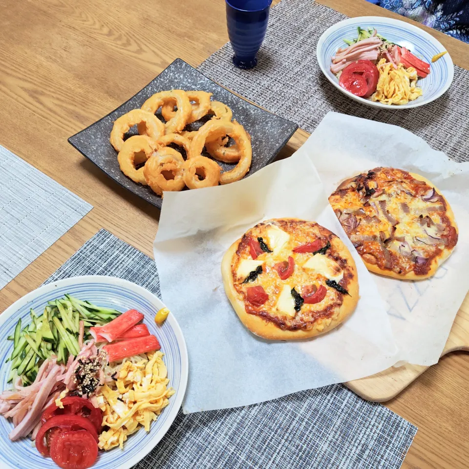 『ピザと冷やし中華晩ごはん』|seri-chanさん