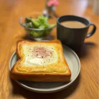 7/13の朝食　目玉焼きトースト
