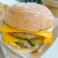 i like burgers 😋🍔|Fan Fannyさん