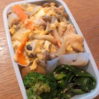 親子丼弁当|まきごろうさん