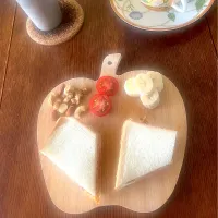 朝ごはん♯オムレツサンド|小松菜さん