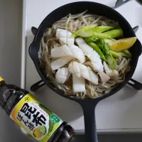 水イカとアスパラガスの　　　　　　　　　バター昆布ぽん酢炒め♡ ﾟ+｡:.ﾟ|ohanaさん