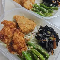 ☆冷凍弁当☆鯵フライ、トリフライ、ひじき、インゲンごま和え、キャベツ、ごはん|ｼｮｺﾗさん