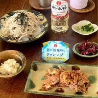 ランチ♯生姜焼き♯みりん風調味料♯蕎麦| 小松菜さん