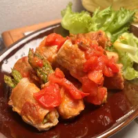 アスパラの豚ロース巻きトマトソース🍅❤️|🇯🇵ともこちゃん。さん
