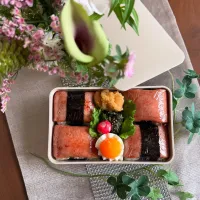 7/15❤︎主人のスパムおにぎり弁当🌱
（プレーン.焼肉タレ）

＊ お昼ごはん
＊ 主人弁当
＊ スパム
＊ 半熟たまご
＊ スパムおにぎり 
＊ カレーコロッケ
＊ ほうれん草の胡麻和え|Makinsさん
