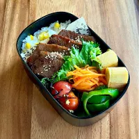 高1男子お弁当　とうもろこしご飯+焼肉🍖|kaeさん